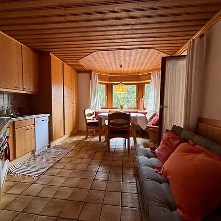 Fink, Haus Martin Apartment *